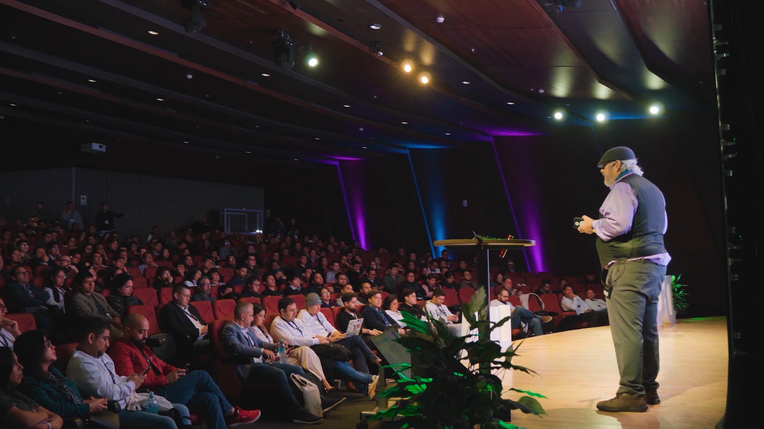 DevOpsDays Lima en el Centro de Convenciones de Esan